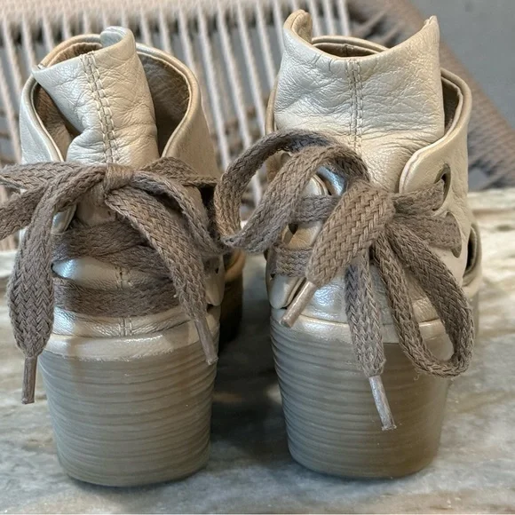 Women’s FLY LONDON Yema ivory pearl leather wedge sandals- Size 36 - Picture 6 of 11